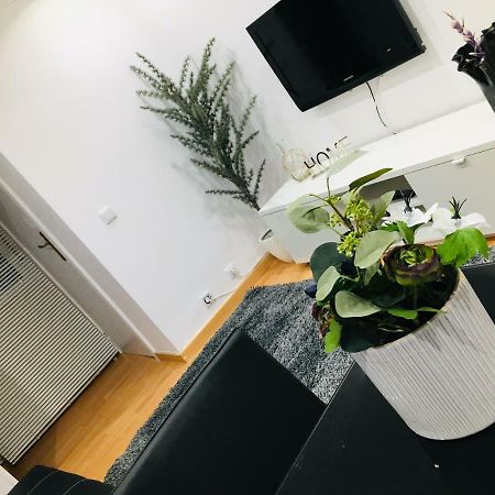 Apartamento Good Vibes Apartman Zaragoza Kültér fotó