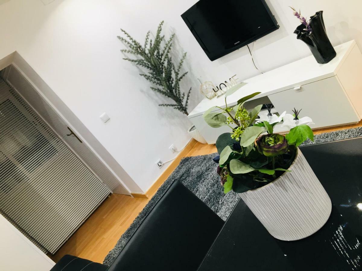 Apartamento Good Vibes Apartman Zaragoza Kültér fotó